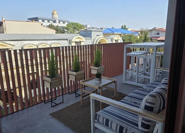 Apartament cu 2 camere semidecomandat, mobilat în 13 Septembrie