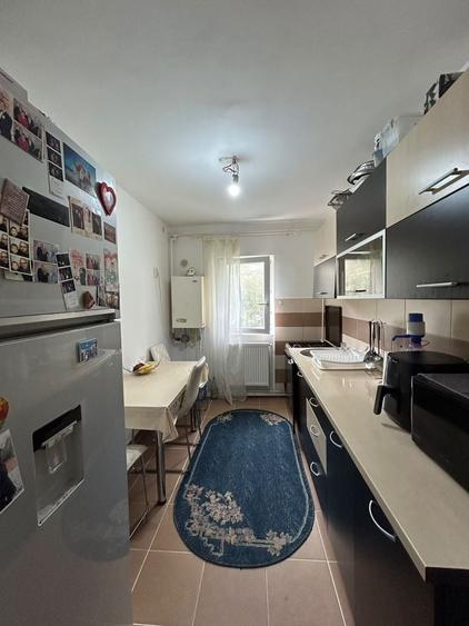 Apartament cu 4 camere decomandat, mobilat în Lipovei