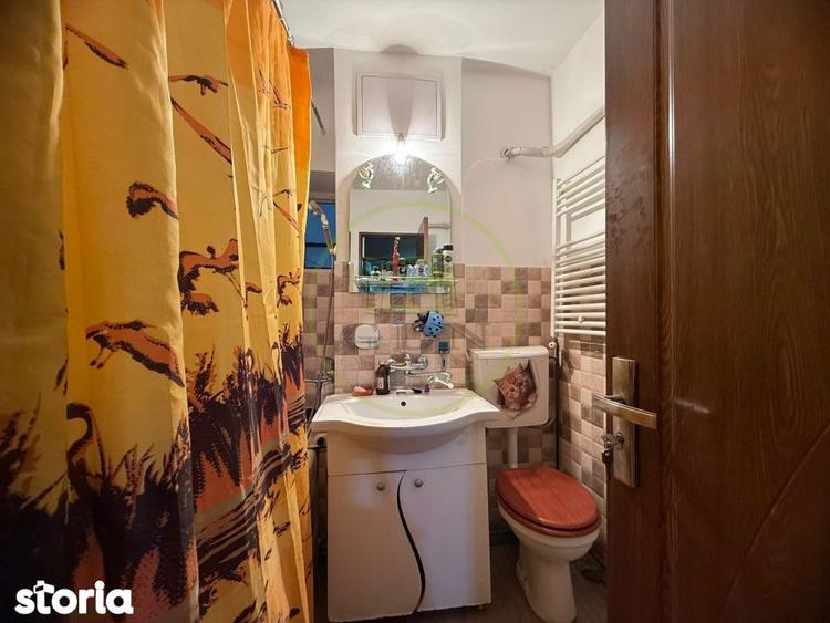 Apartament cu 4 camere semidecomandat în Lăpuș Argeș