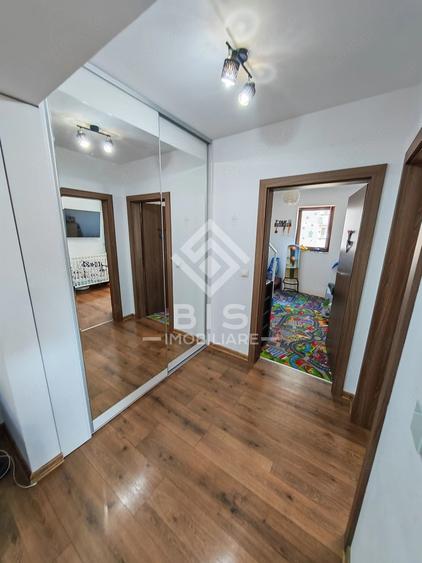 Apartament cu 3 camere decomandat în Sud