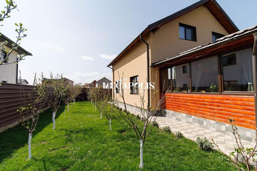 Casă individuală cu 5 camere cu Canalizare în Sânpetru