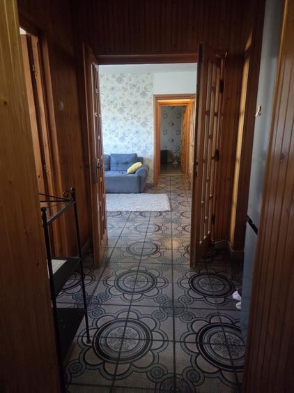 Apartament cu 3 camere semidecomandat în Drumul Taberei