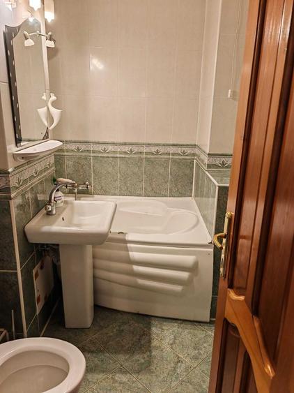 Apartament cu 3 camere decomandat în Tudor