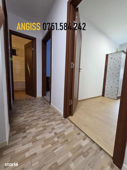 Apartament cu 3 camere decomandat în E3