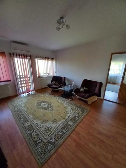 Casă cu 4 camere în Orașu Nou