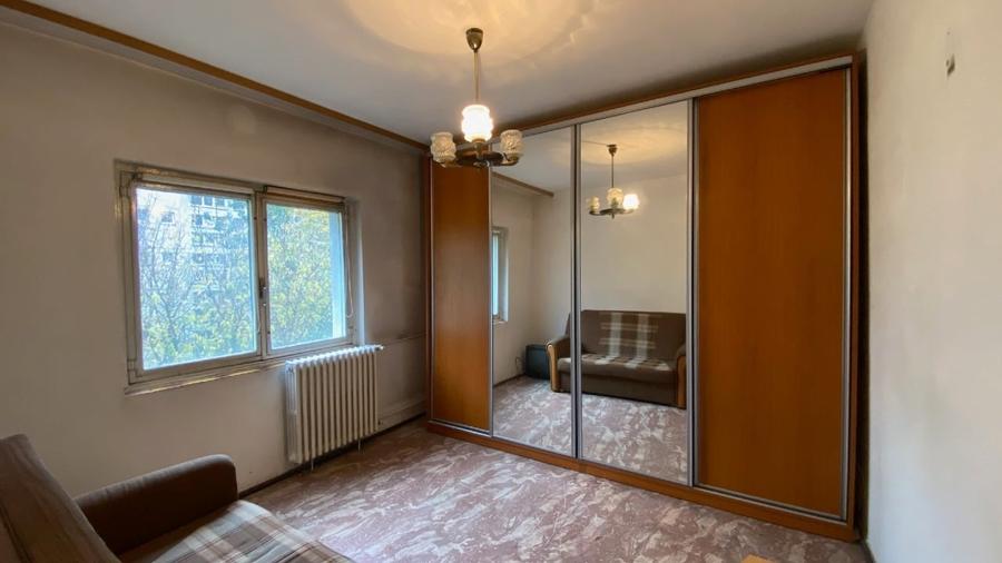 Apartament cu 3 camere în Tineretului