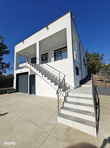 Casă cu 4 camere cu Teren 1027 Mp în Miroslava