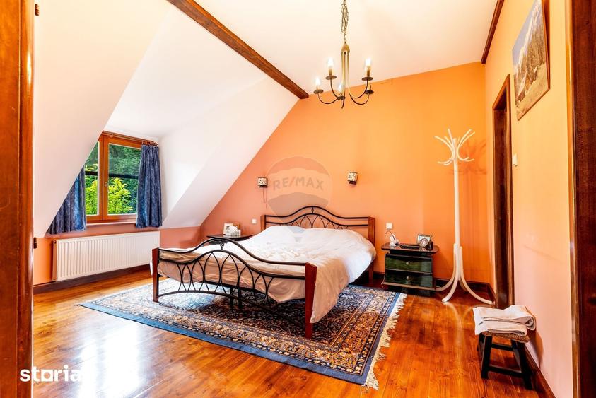 Casă cu 6 camere cu Teren 5955 Mp în Mănăștur