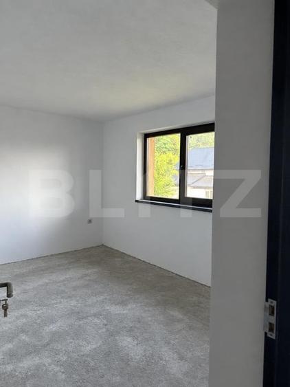 Casă individuală cu 8 camere cu Garaj în Cocu