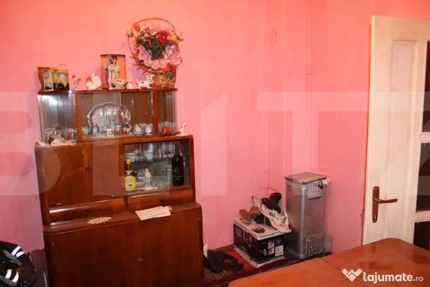 Casă cu 4 camere cu Teren 1500 Mp în Vâlcele