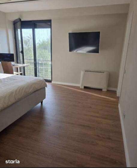 Apartament cu 4 camere semidecomandat, mobilat în Central
