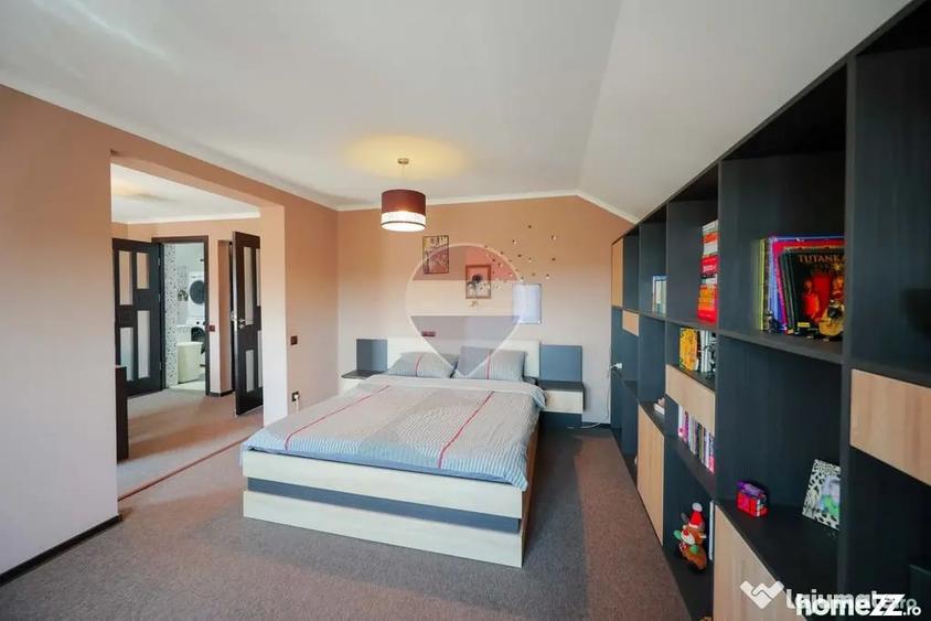Casă cu 5 camere cu Teren 505 Mp în Central