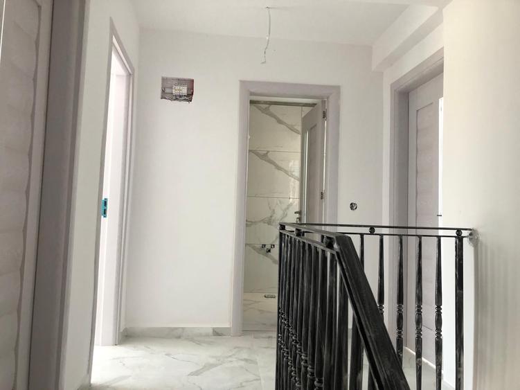 Casă cu 4 camere cu Teren 250 Mp în Berceni