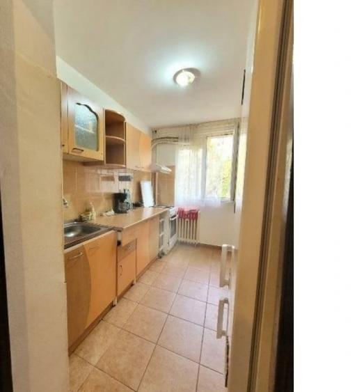 Apartament cu 4 camere decomandat în 1 Decembrie 1918