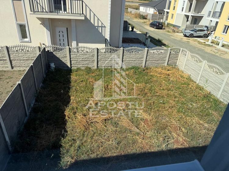 Duplex cu 4 camere cu Canalizare în Remetea Mare