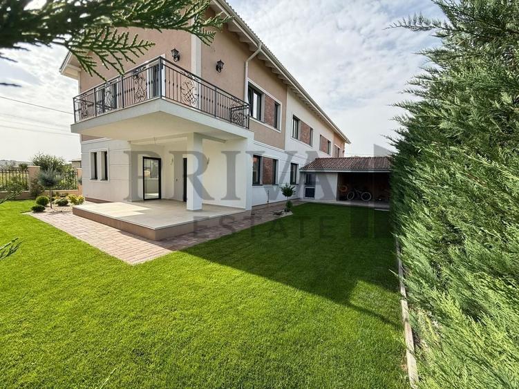 Casă individuală cu 5 camere cu Canalizare în Dumbrăvița