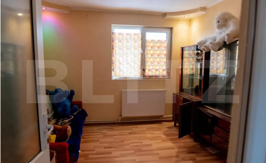 Casă individuală cu 5 camere cu Garaj în Micro 14