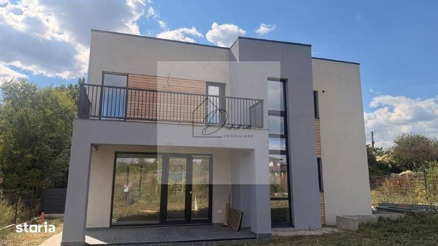Casă cu 4 camere cu Teren 526 Mp în Corbeanca