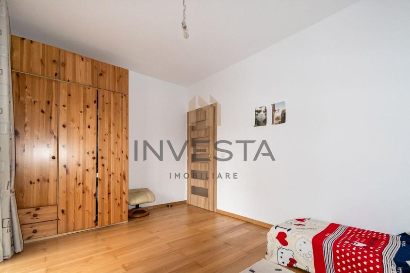 Apartament cu 4 camere semidecomandat, mobilat în Europa