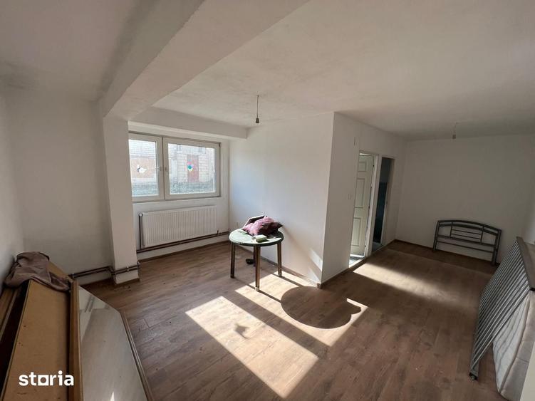 Spațiu comercial, de 786 mp, în 9 Mai