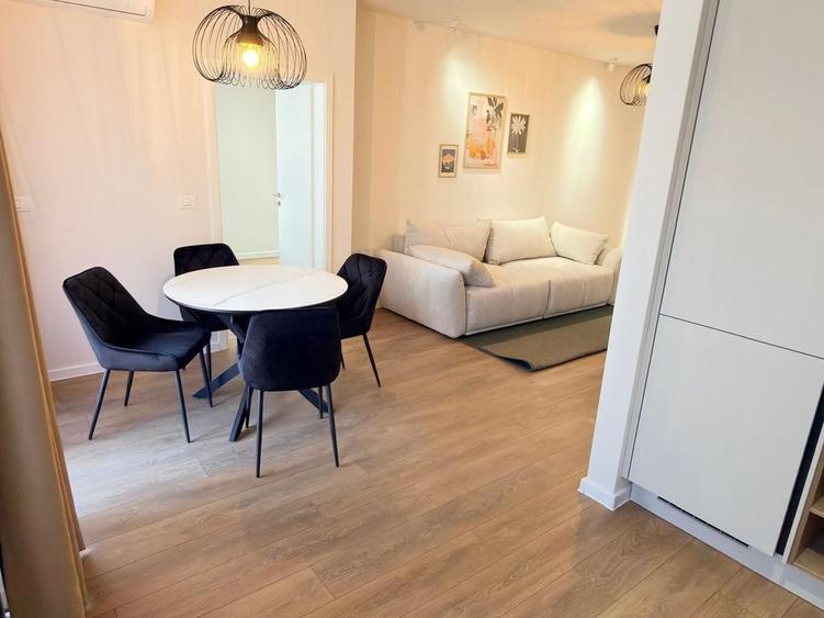 Apartament cu 2 camere semidecomandat în Aradului