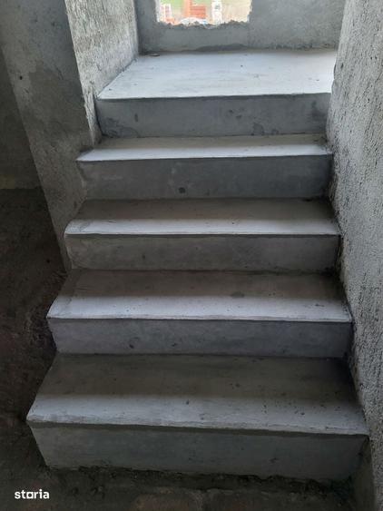 Casă cu 4 camere în Bălteni