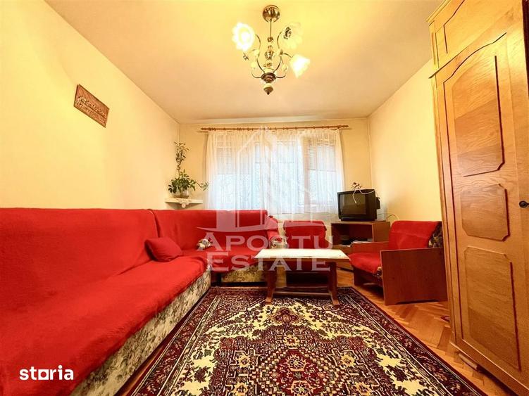 Apartament cu 2 camere semidecomandat în Girocului