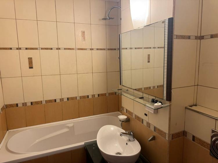 Apartament cu 3 camere decomandat, mobilat în Drumul Taberei