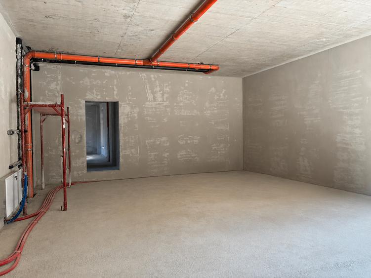 Spațiu comercial, de 162.53999328613 mp, în Gară