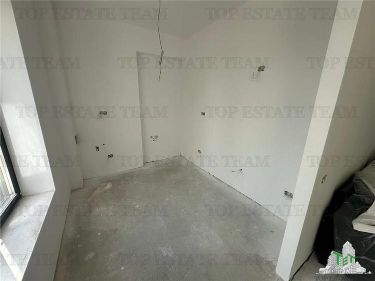 Apartament cu 3 camere nedecomandat în Sisești
