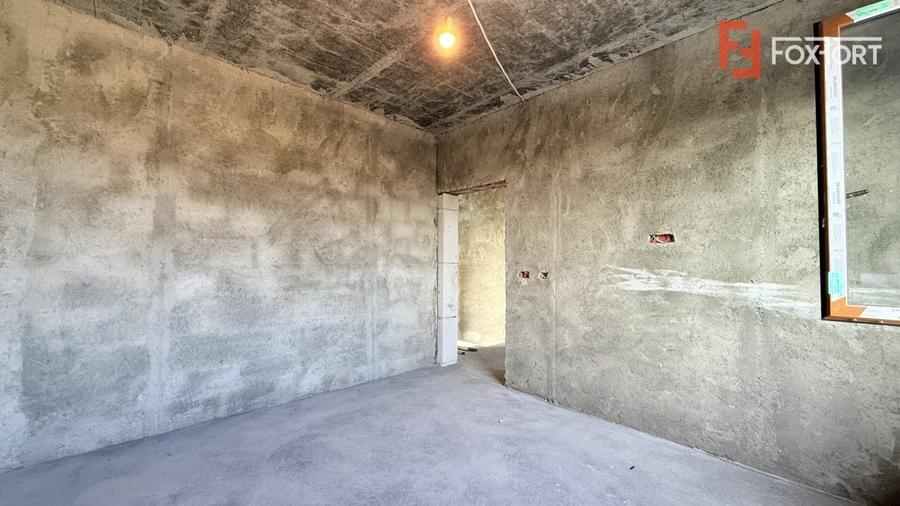 Duplex cu 4 camere cu Canalizare în Ghiroda