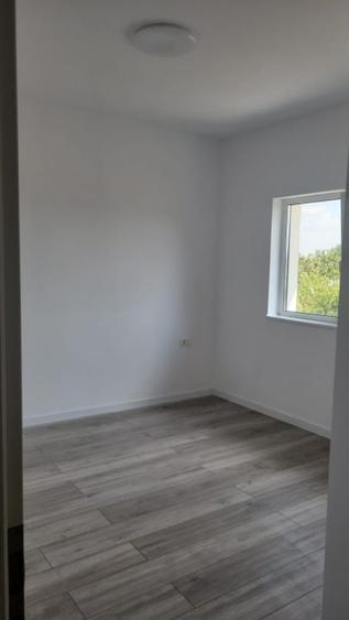 Duplex cu 4 camere cu Canalizare în Moșnița Veche