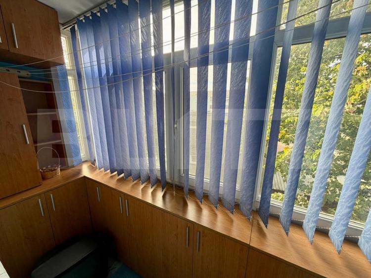 Apartament cu 2 camere semidecomandat, mobilat în Rovine