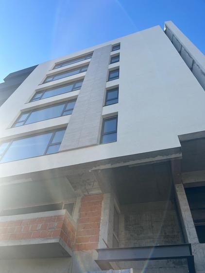Apartament cu 3 camere decomandat în Dacia