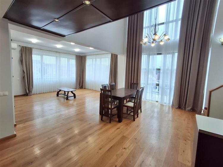 Penthouse 4 camere terasa 50mp parcare zona Centrala - 1