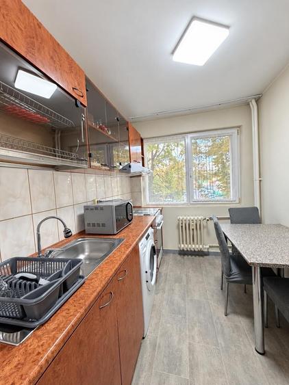 Apartament cu 2 camere semidecomandat, mobilat în Alexandru Obregia