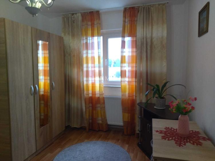 Casă cu 2 camere decomandat în Central