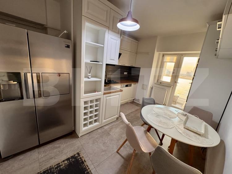 Apartament cu 3 camere decomandat, mobilat în Ultracentral