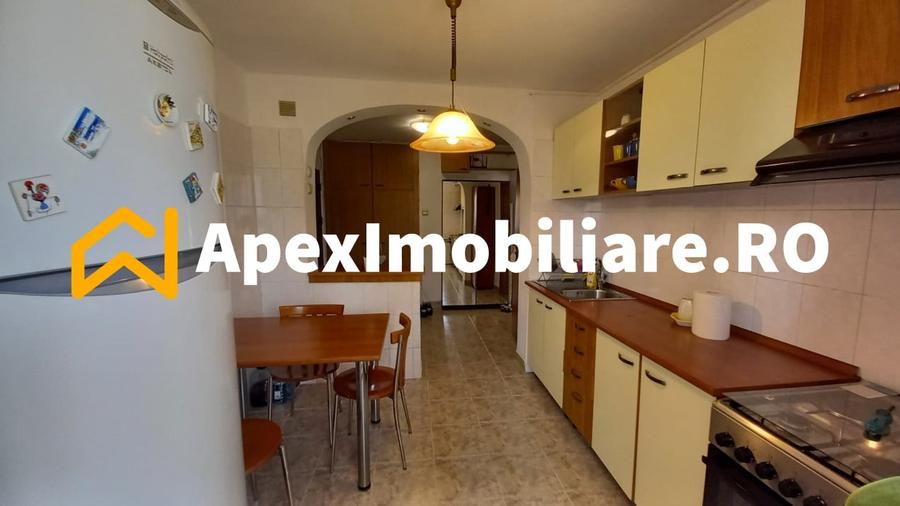 Apartament cu 3 camere semidecomandat, mobilat în Iancului