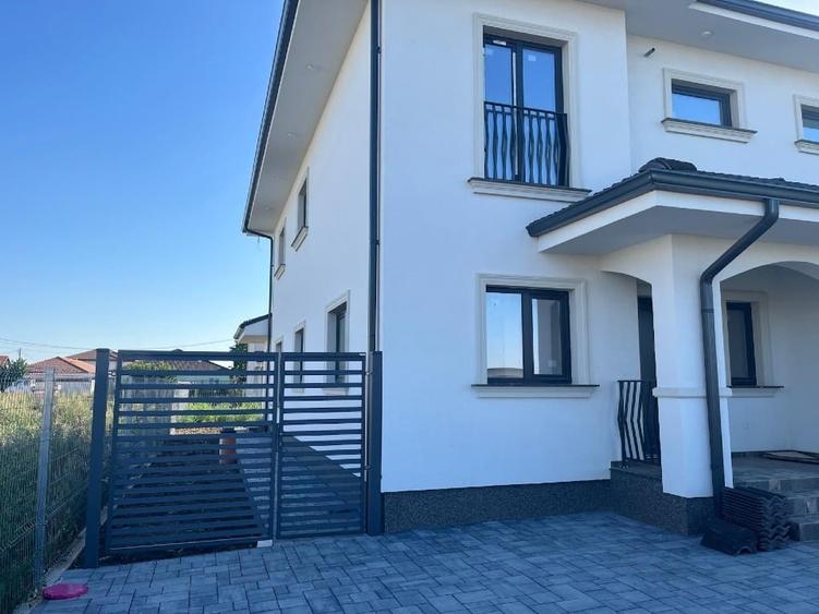 Duplex cu 4 camere cu Teren 304 Mp în Dumbrăvița