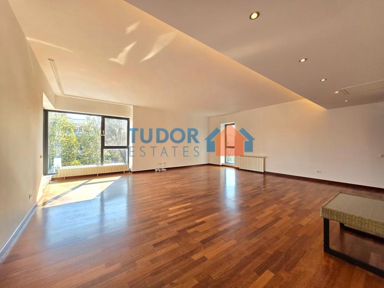 Apartament cu 4 camere decomandat, mobilat în Șoseaua Nordului