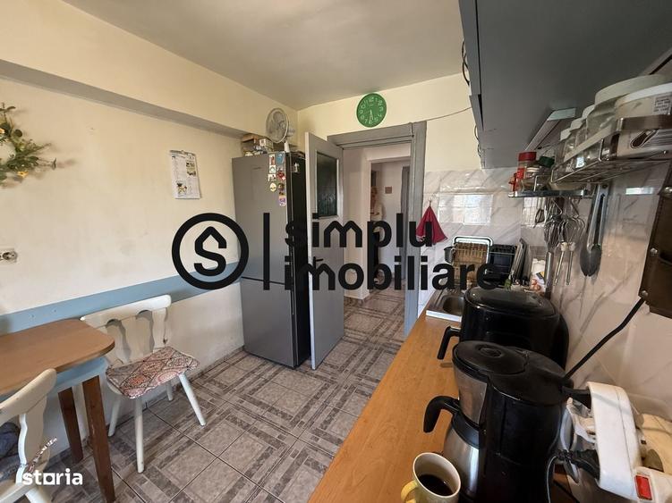 Apartament cu 3 camere decomandat în Sărari