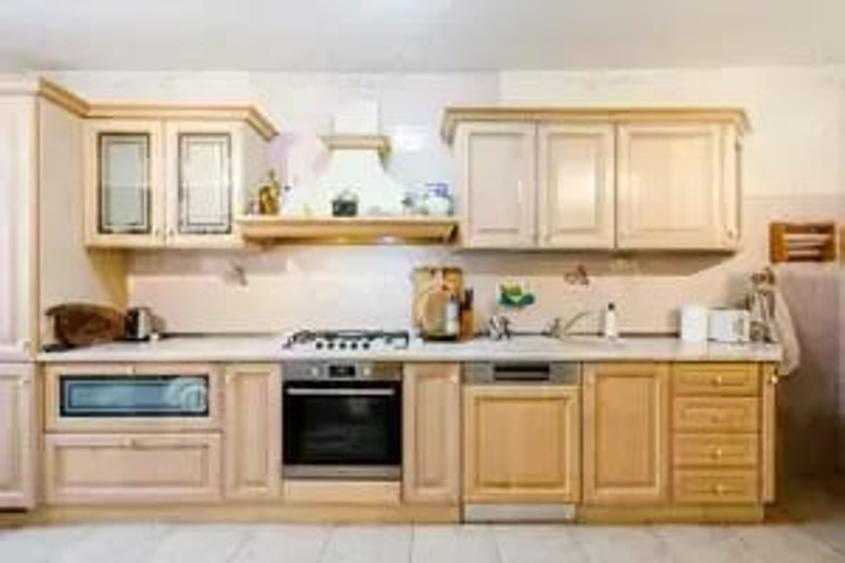 Casă cu 3 camere cu Teren 500 Mp în Central