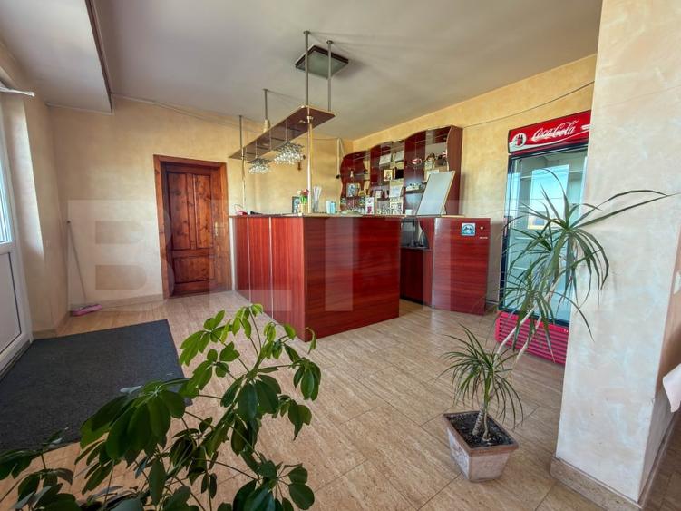 Spațiu comercial, de 1,030 mp, în Sânmartin