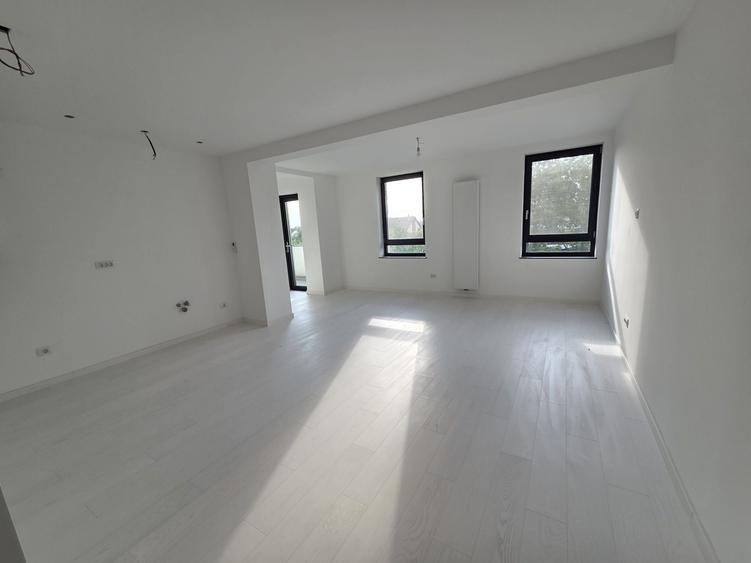 Apartament cu 2 camere semidecomandat în Dumbrăvița