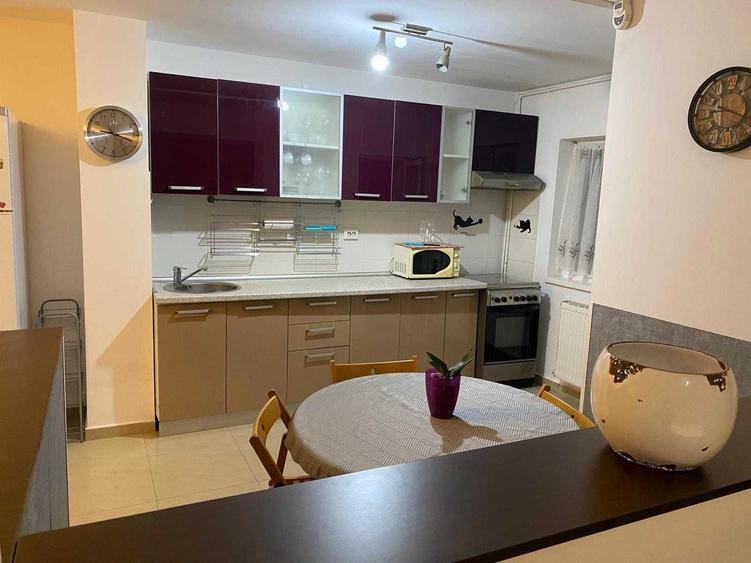 Apartament cu 3 camere decomandat în Central