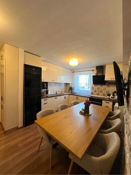 Apartament cu 3 camere decomandat în Dacia