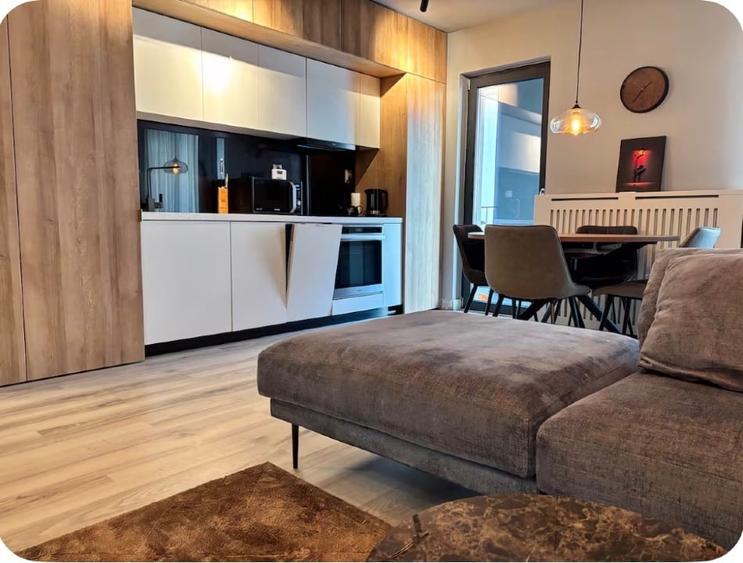 Apartament cu 2 camere decomandat, mobilat în Mărăști