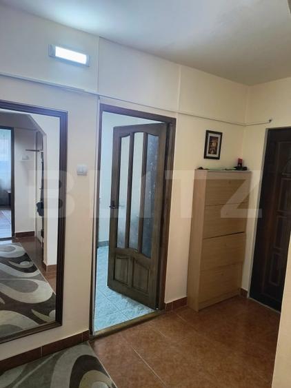 Apartament cu 3 camere decomandat, mobilat în Vest