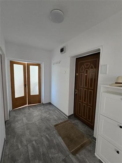 Apartament cu 2 camere decomandat, mobilat în Calea Victoriei